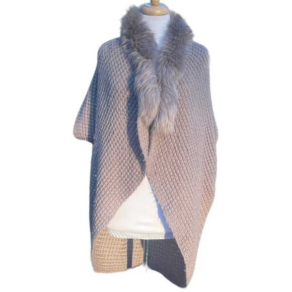 Linda Richards Luxury Fur Trimmed Mohair Cape Sweater - Picture 3 of 12